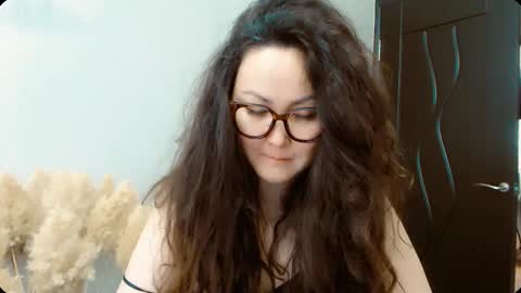 Snapshot of dalidayes chatting on September 15, 6:59 am Dali online show from September 15, 6:59 am