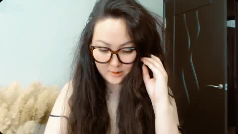 Snapshot of dalidayes chatting on October 2, 6:56 am Dali online show from October 2, 6:56 am