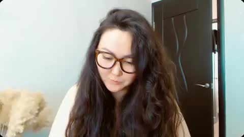 Snapshot of dalidayes chatting on October 20, 6:29 am Dali online show from October 20, 6:29 am