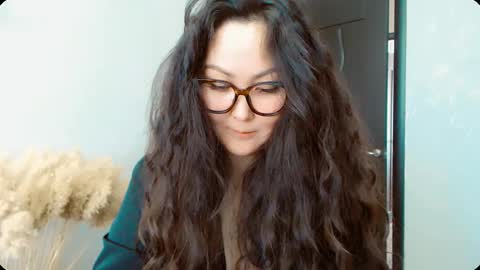 Snapshot of dalidayes chatting on October 13, 6:26 am Dali online show from October 13, 6:26 am