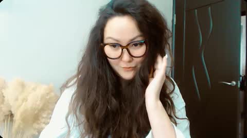 Snapshot of dalidayes chatting on September 18, 8:18 am Dali online show from September 18, 8:18 am