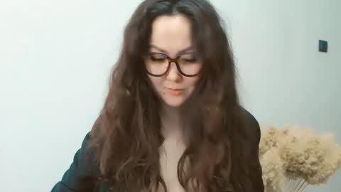 Snapshot of dalidayes chatting on December 2, 6:35 am Dali online show from December 2, 6:35 am