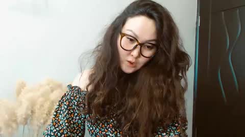 Snapshot of dalidayes chatting on January 11, 6:45 am Dali online show from January 11, 6:45 am