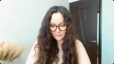 Snapshot of dalidayes chatting on October 26, 5:08 am Dali online show from October 26, 5:08 am