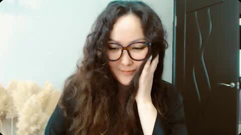 Snapshot of dalidayes chatting on September 14, 5:54 am Dali online show from September 14, 5:54 am