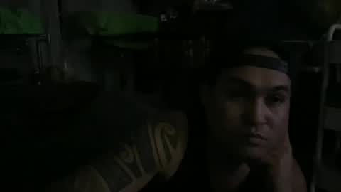 Snapshot of dallendzzznutzzz chatting on October 19, 1:16 pm dallendzzznutzzz online show from October 19, 1:16 pm