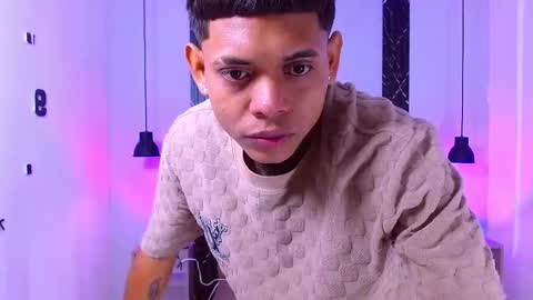 damar_felipe online show from October 13, 10:50 am