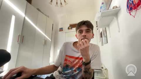 Snapshot of damebastille93 chatting on October 24, 1:45 pm OnlyEry online show from October 24, 1:45 pm