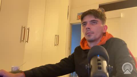 Snapshot of damebastille93 chatting on October 19, 10:47 pm OnlyEry online show from October 19, 10:47 pm