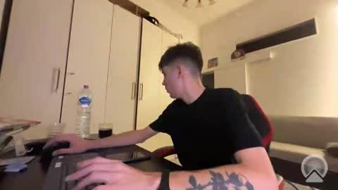 Snapshot of damebastille93 chatting on October 21, 6:00 pm OnlyEry online show from October 21, 6:00 pm