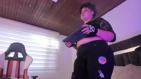 damian_rock_ online show from September 11, 9:27 pm