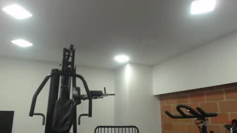 damian_shakur online show from December 18, 11:38 am