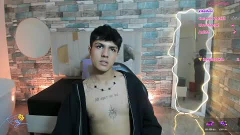 damian_tay online show from May 12, 4:16 pm