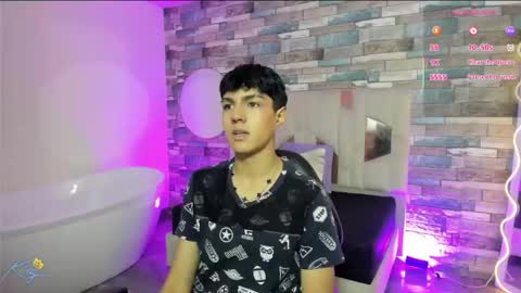 damian_tay online show from May 14, 11:41 am
