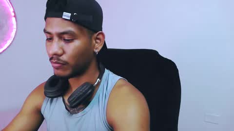 instagram damiannreed. online show from February 20, 1:27 am