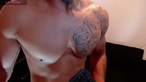 ---Taylor--- online show from February 14, 5:09 am