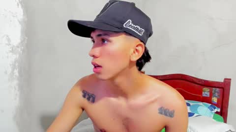 Snapshot of damien_444 chatting on October 5, 10:23 am damien_444 online show from October 5, 10:23 am