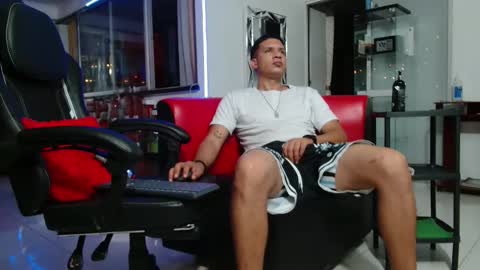 damyan_2003 online show from November 22, 3:49 am