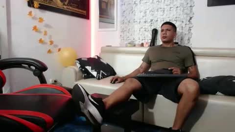 damyan_2003 online show from January 21, 3:37 am