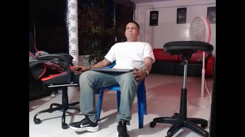 damyan_2003 online show from January 10, 12:49 am