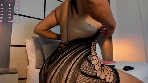 D A N A  online show from December 4, 7:24 pm