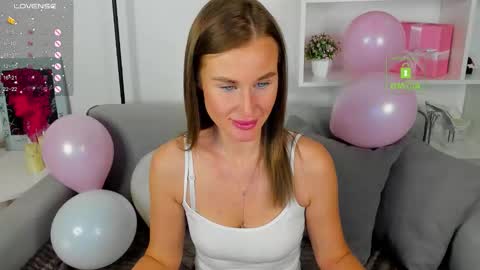 Snapshot of dana_wils1 chatting on October 1, 2:32 am Dana online show from October 1, 2:32 am