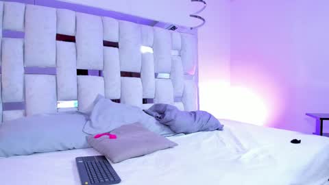 danaferluccio online show from September 19, 7:17 pm