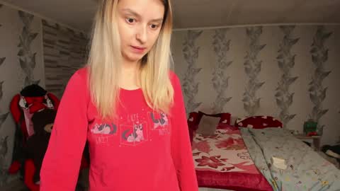 Snapshot of danamily chatting on February 7, 1:32 pm Denisa   personalized vinyl photo wallpaper 95-cm length 239-cm height with danamilys autograph or photo on request personaliz online show from February 7, 1:32 pm