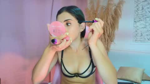 Danella Houston online show from April 12, 10:03 pm