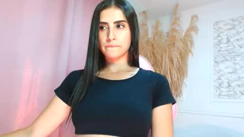 Danella Houston online show from June 9, 7:02 pm