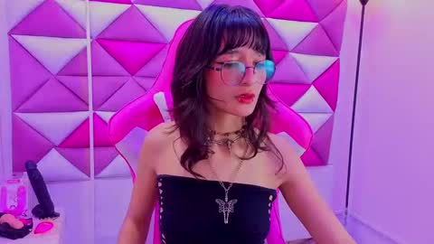 Snapshot of dani_dream chatting on October 15, 3:35 pm dani_dream online show from October 15, 3:35 pm