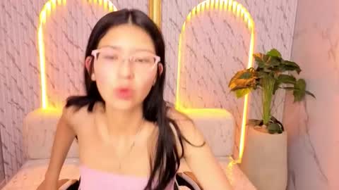 dani_tf online show from March 17, 12:54 pm