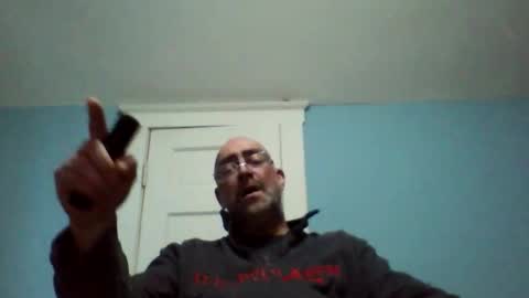 Snapshot of daniel_lbc chatting on October 21, 9:40 pm Daniel online show from October 21, 9:40 pm