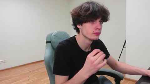 DANIEL SHAWN online show from February 15, 7:01 pm