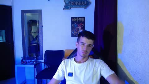 daniel_velez26 online show from December 1, 1:36 am