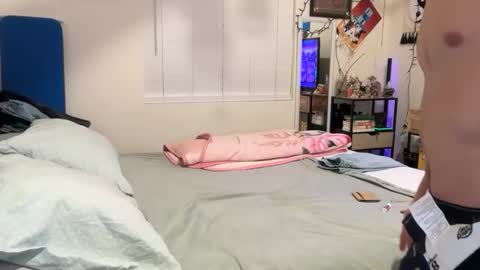 danielbisocal online show from January 7, 8:08 am