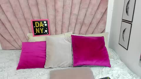 DaniiBelluci  online show from February 9, 3:48 pm