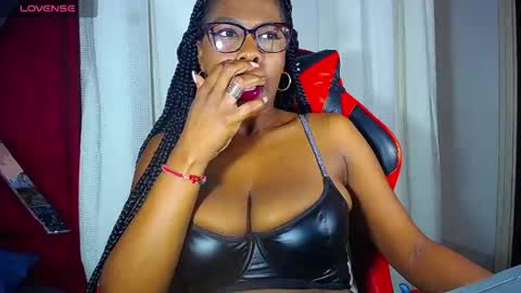Snapshot of danisabrownn chatting on October 20, 3:06 pm danisabrownn online show from October 20, 3:06 pm