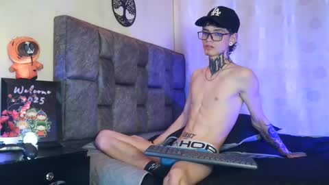 Snapshot of dann_brown chatting on February 23, 6:01 pm Dann Brown online show from February 23, 6:01 pm