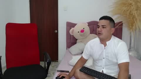 danna online show from December 15, 8:15 pm