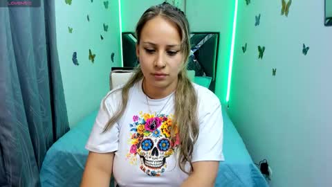 Danna martinezz online show from December 17, 1:45 am
