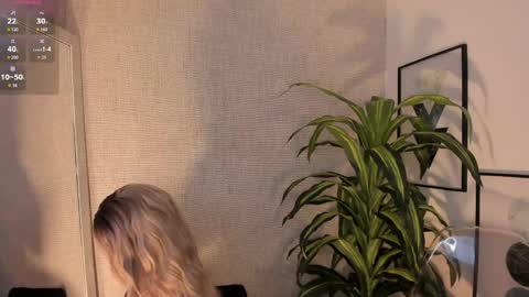 Danna Ortega online show from March 30, 11:21 am