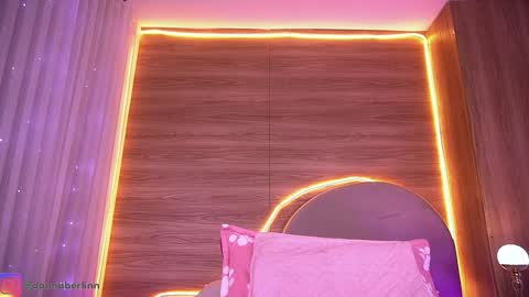 Danna Berlin  online show from February 25, 8:01 pm