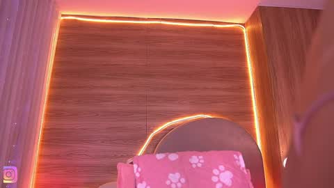 Danna Berlin  online show from April 14, 7:39 pm