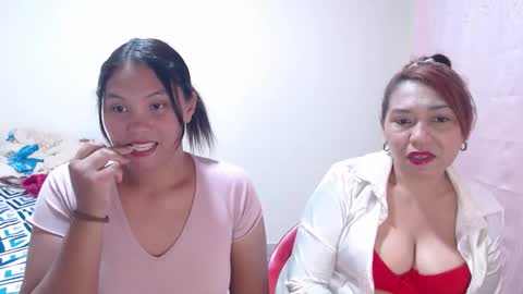 dannamomcerratt online show from March 9, 12:37 am