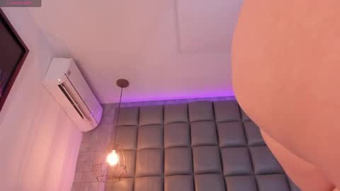 Danna online show from April 4, 11:50 am