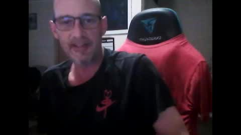 dannozdirekt online show from November 3, 1:45 pm