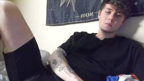 Snapshot of danny_love01 chatting on December 2, 5:54 pm danny online show from December 2, 5:54 pm