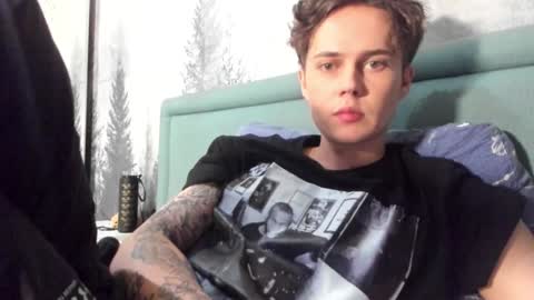 Snapshot of danny_love01 chatting on December 25, 4:00 pm danny online show from December 25, 4:00 pm