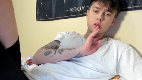 Snapshot of danny_love01 chatting on December 19, 6:01 pm danny online show from December 19, 6:01 pm